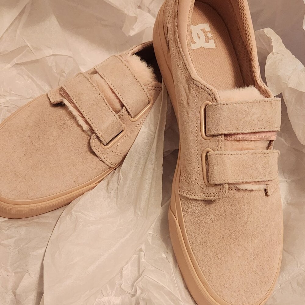 DC Womens Size 11 Trase V SE Skate Shoe Peachie Peach Pink Suede Leather Sneaker